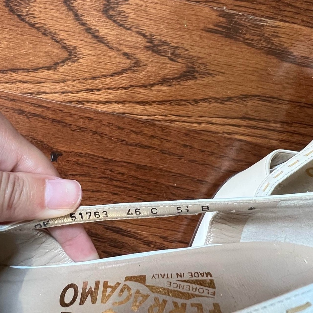 White Salvatore Ferragamo Shoes 5.5 - Picture 4 of 4